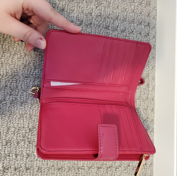 NEVER USED Tory Burch clutch - Picture 3 of 4